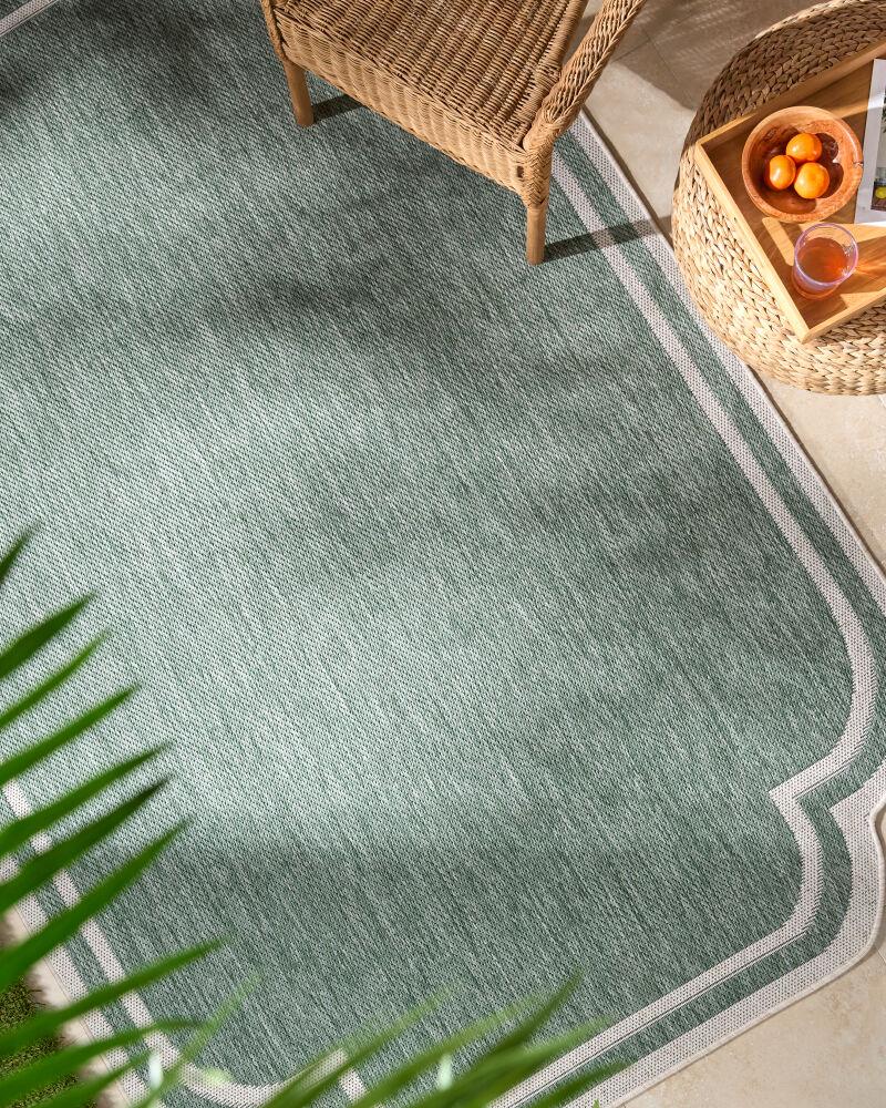 Surya Miami Beach MBH-2312 Cream;Medium Green 2'7" x 7'3" Rug