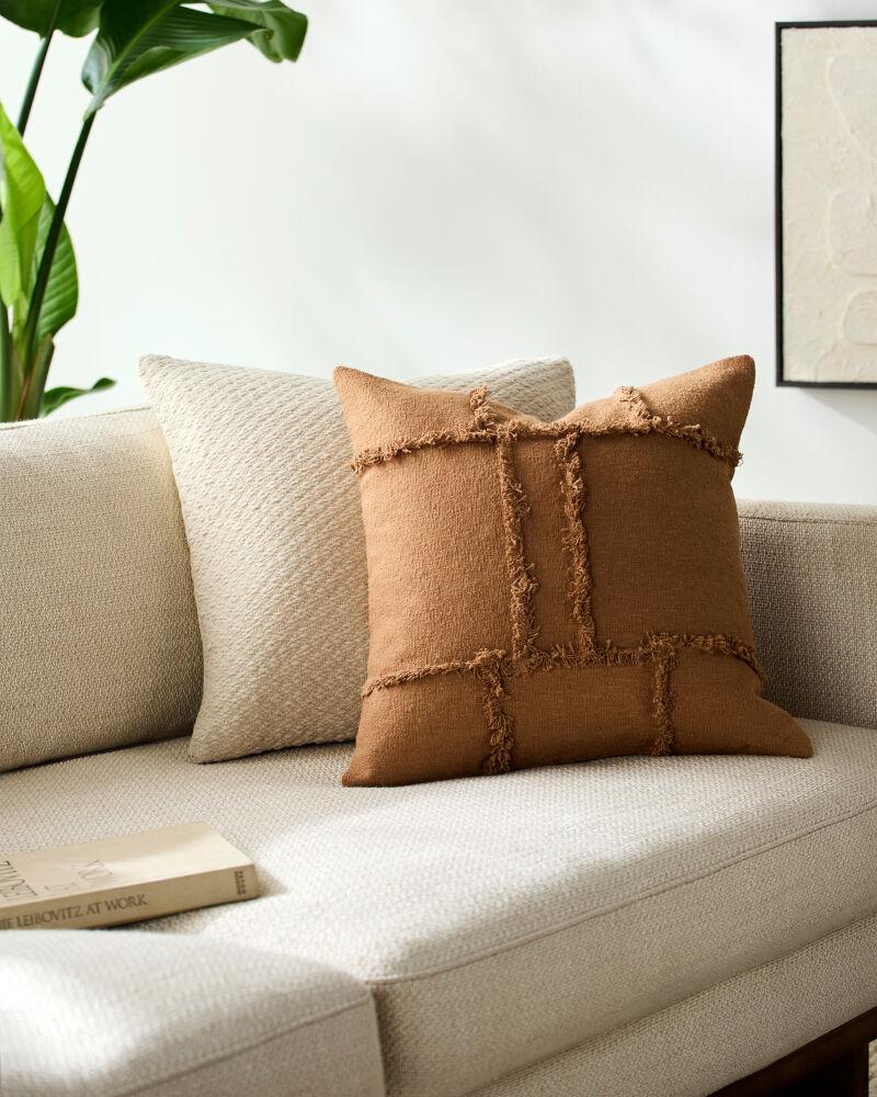 Surya Yulara YLR-003  13"L x 20"W Fabric