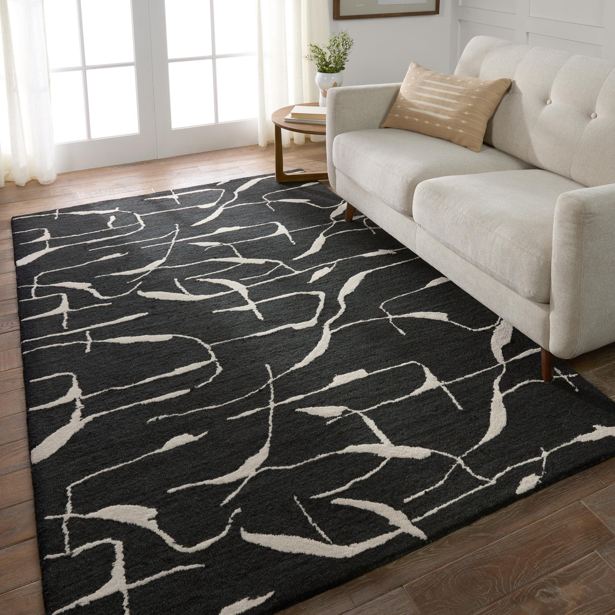 Jaipur Living Mallino By Nikki Chu Noir Black / White 10' x 14' Rug