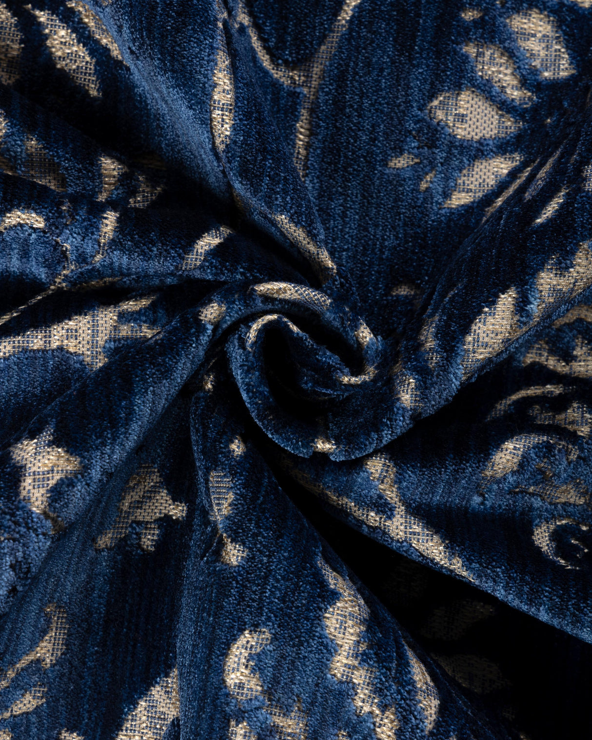 Lee Jofa COVENTRY VELVET NAVY Upholstery Fabric