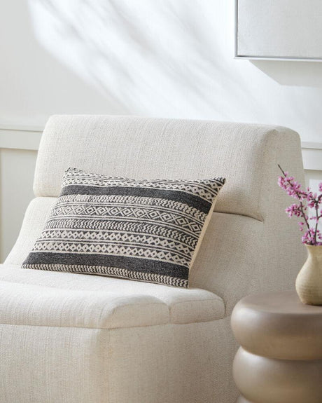 Livabliss Janya JNY-013 22"L x 22"W Pillow