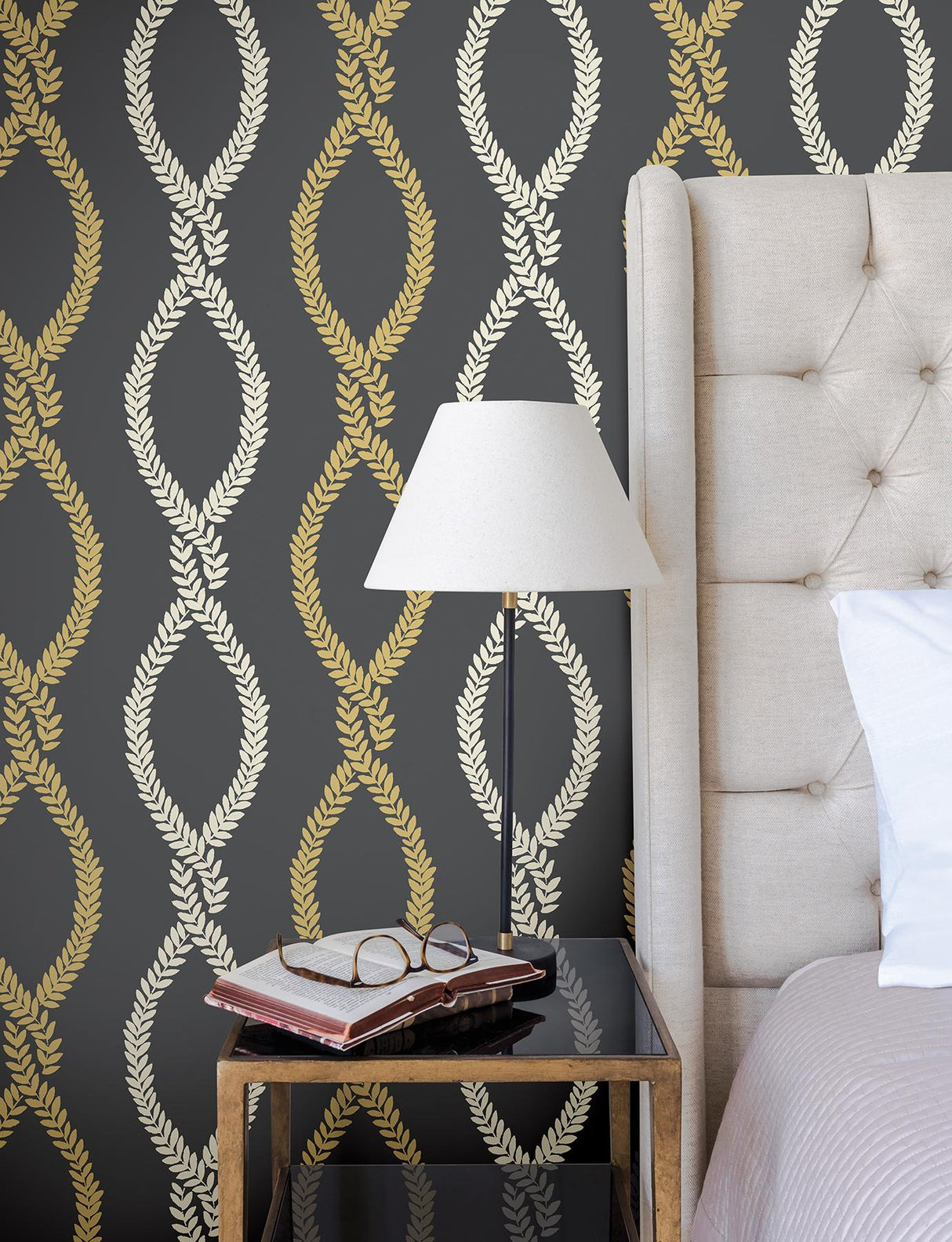 Antonina Vella Laureate Off Black Wallpaper