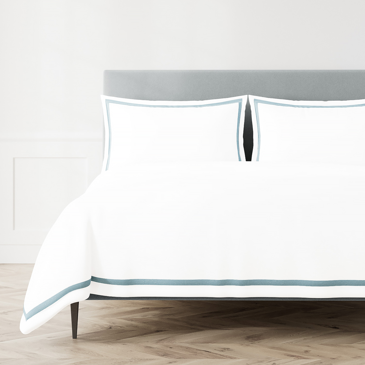 Ann Gish White/Blue Queen Ready-to-Bed 2.0 Cotton & Trim Duvet