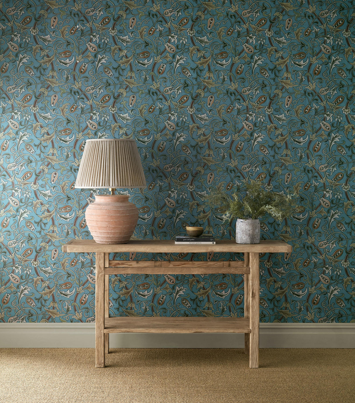 Morris & Co Scrolling Tulip Woad/Thyme Wallpaper