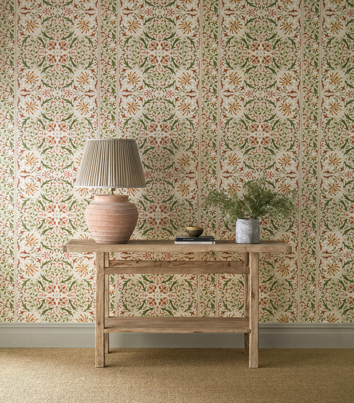 Morris & Co Walthamstow Rose/Nettle Wallpaper