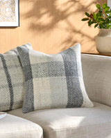 Livabliss Amaya BOAY-006 18"L x 18"W Pillow