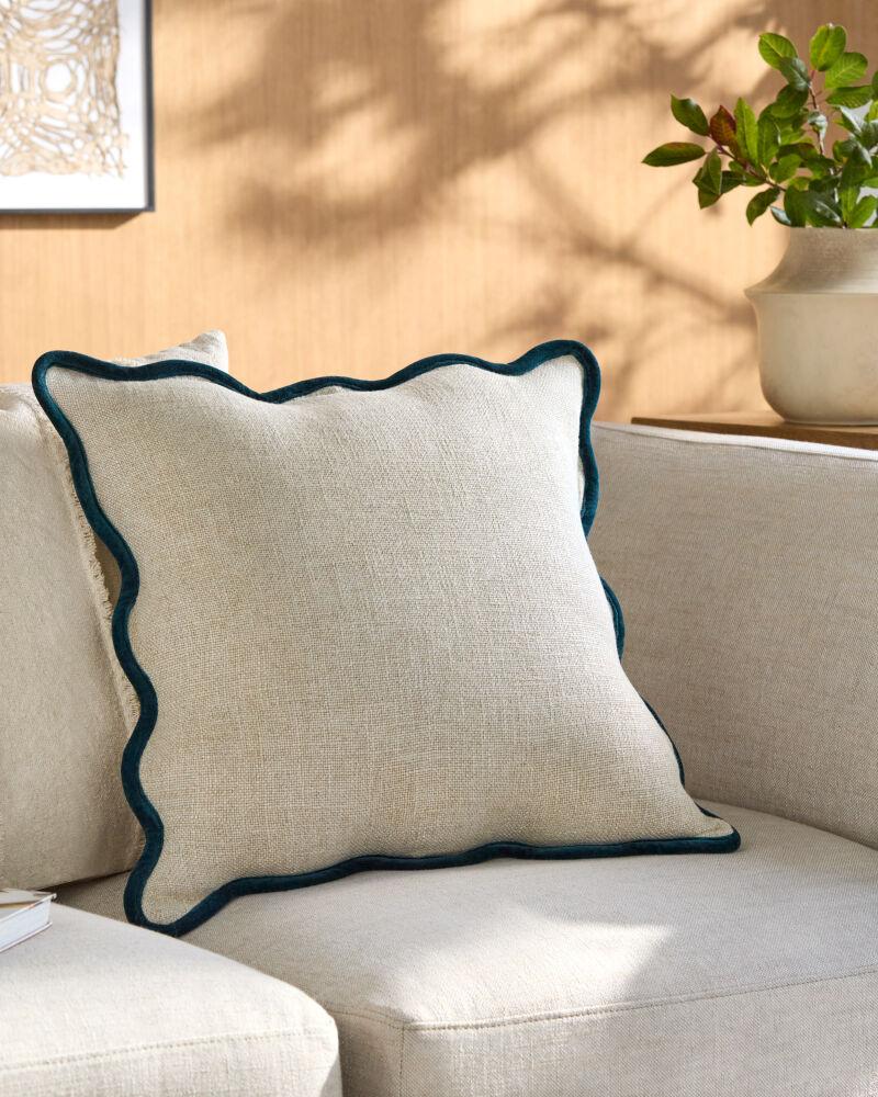 Livabliss Caliza BOCZ-001 20"L x 20"W Pillow