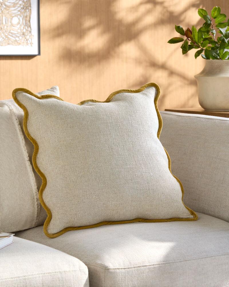 Livabliss Caliza BOCZ-002 20"L x 20"W Pillow