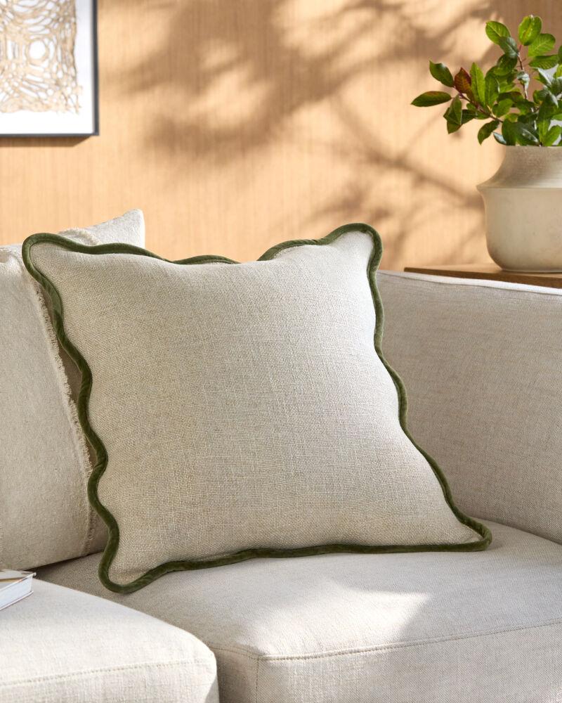 Livabliss Caliza BOCZ-003 20"L x 20"W Pillow
