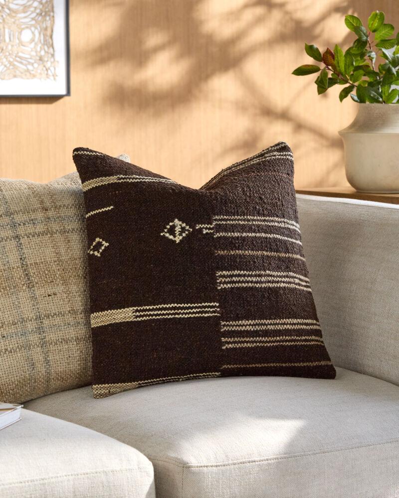 Livabliss Solea BOSE-004 20"L x 20"W Pillow