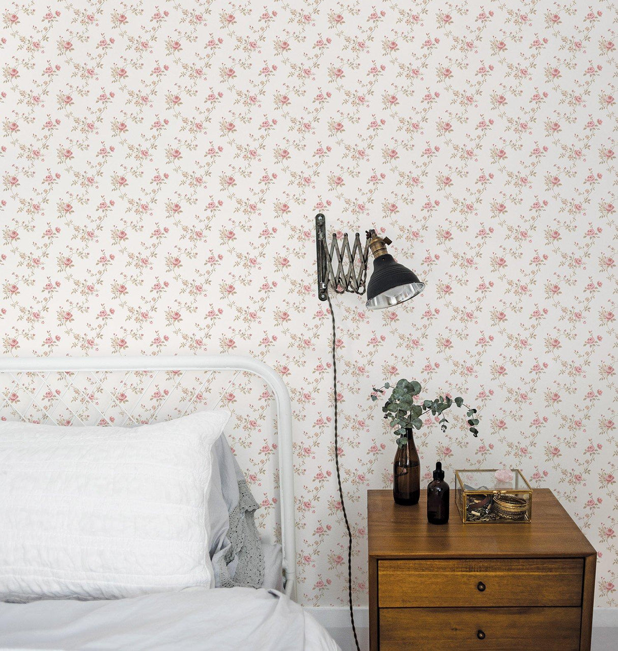 Galerie G67897 Miniatures 2 Medium Rose Trail Cream Wallpaper G67897 Cream Wallpaper