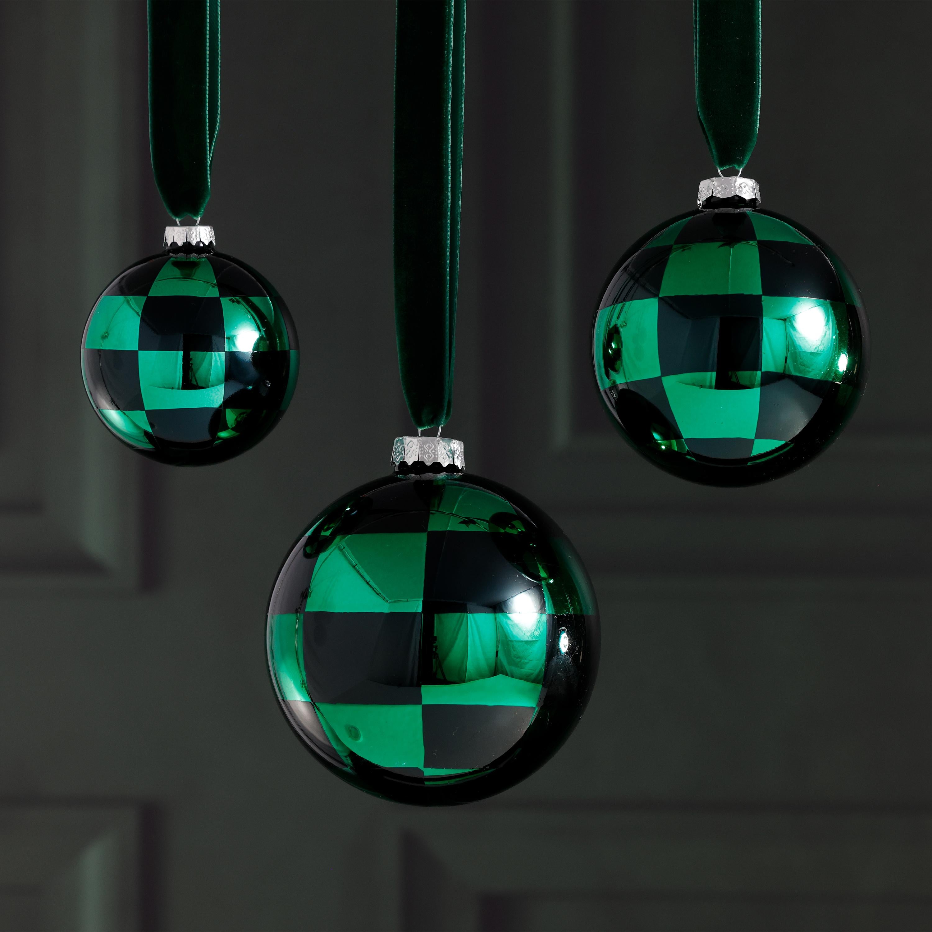 Zodax Checkered Glass Ball Christmas Ornaments - Thumbnail 4