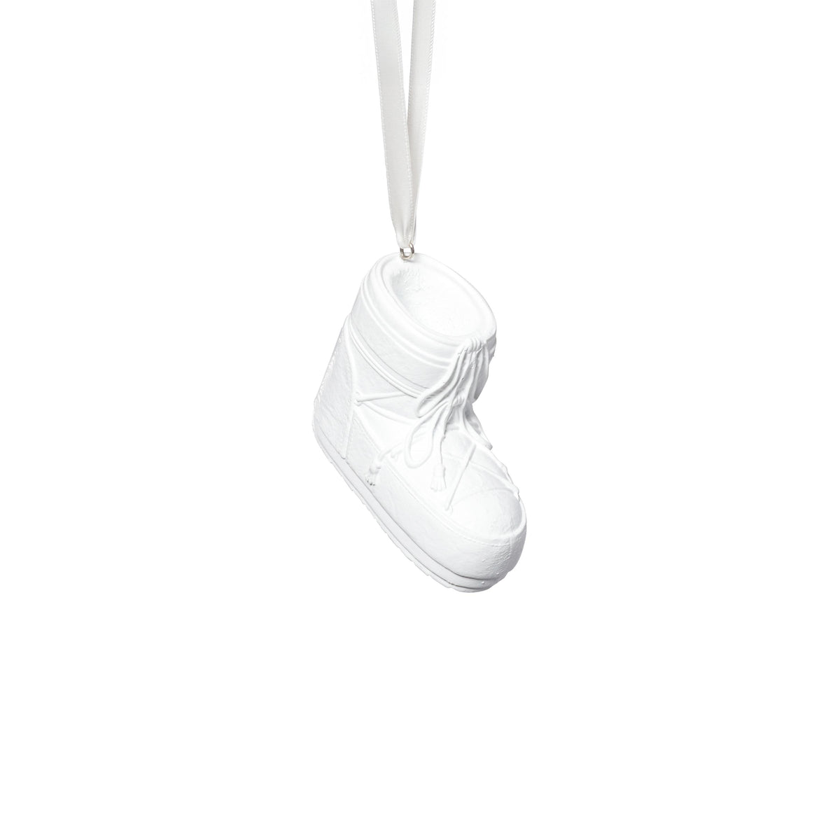 Zodax White Aprs Ski Boot Holiday Ornaments, 6 Hanging Pieces (3 Sets of 2 Assorted Sizes)