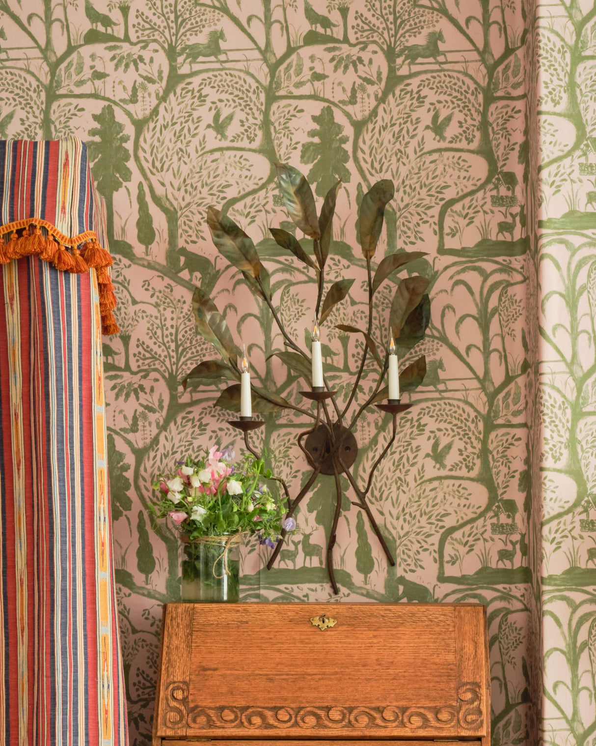 MindTheGap THE ENCHANTED WOODLAND Dawn GREEN/PINK Wallpaper