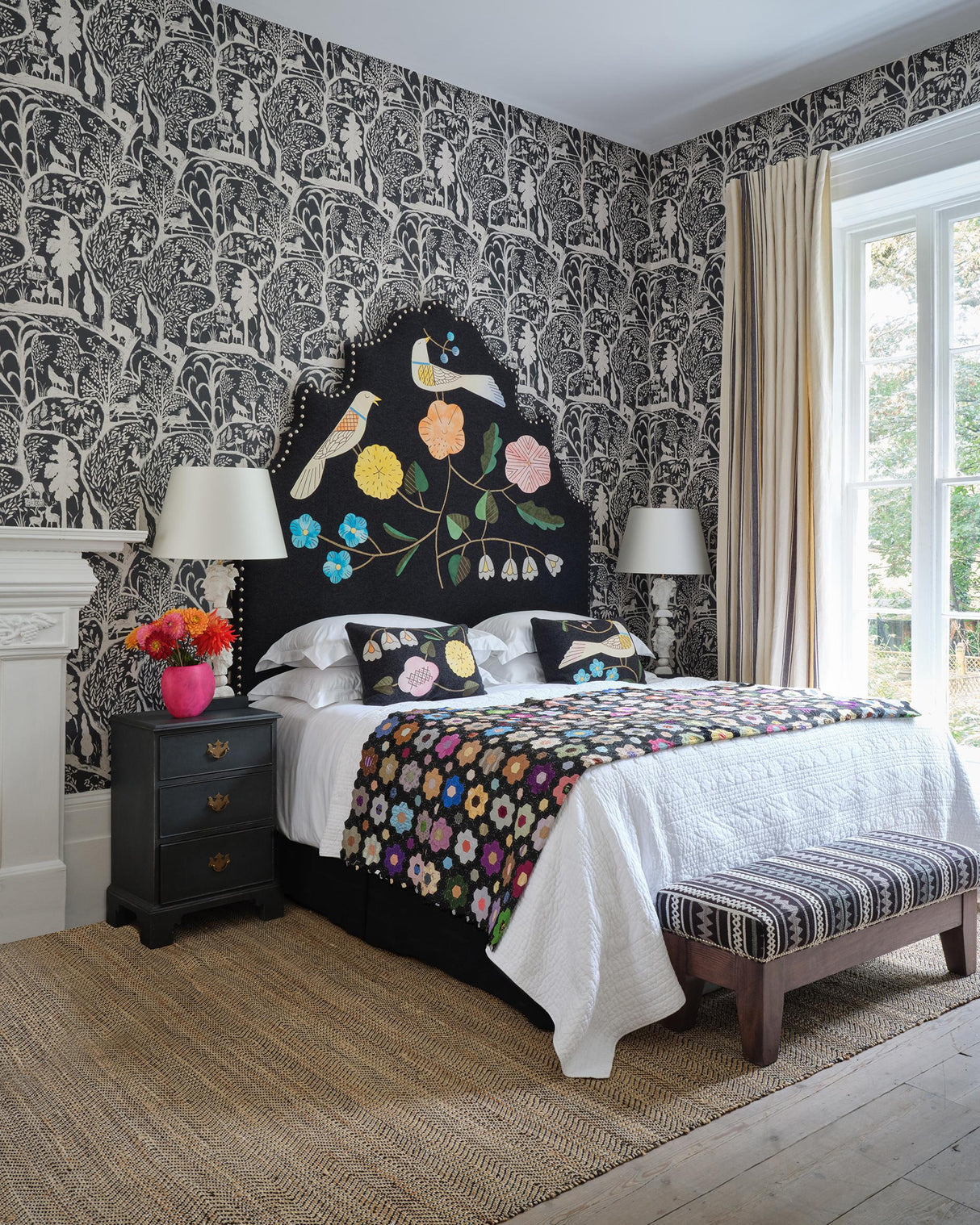 MindTheGap THE ENCHANTED WOODLAND Equinox BLACK/TAUPE Wallpaper