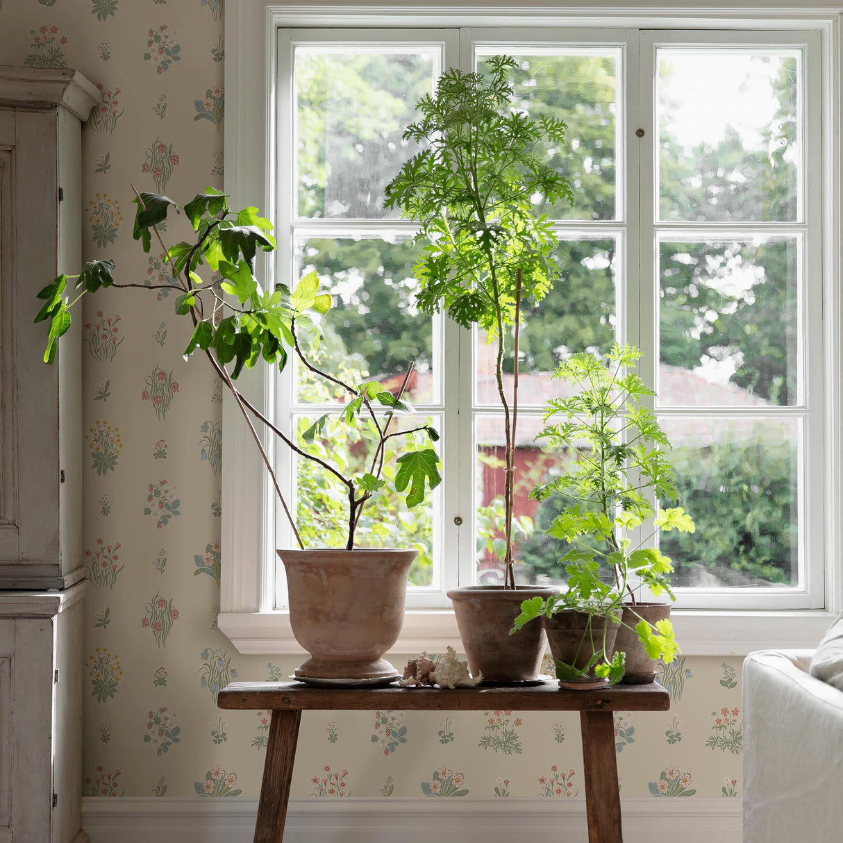 Schumacher Ängsflora Spring Wallpaper
