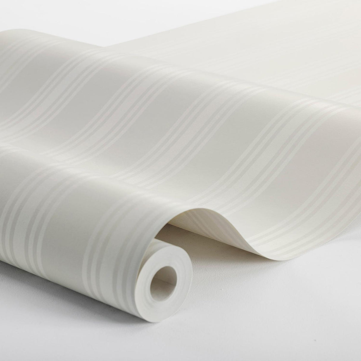Schumacher Gunnebo Bone Wallpaper