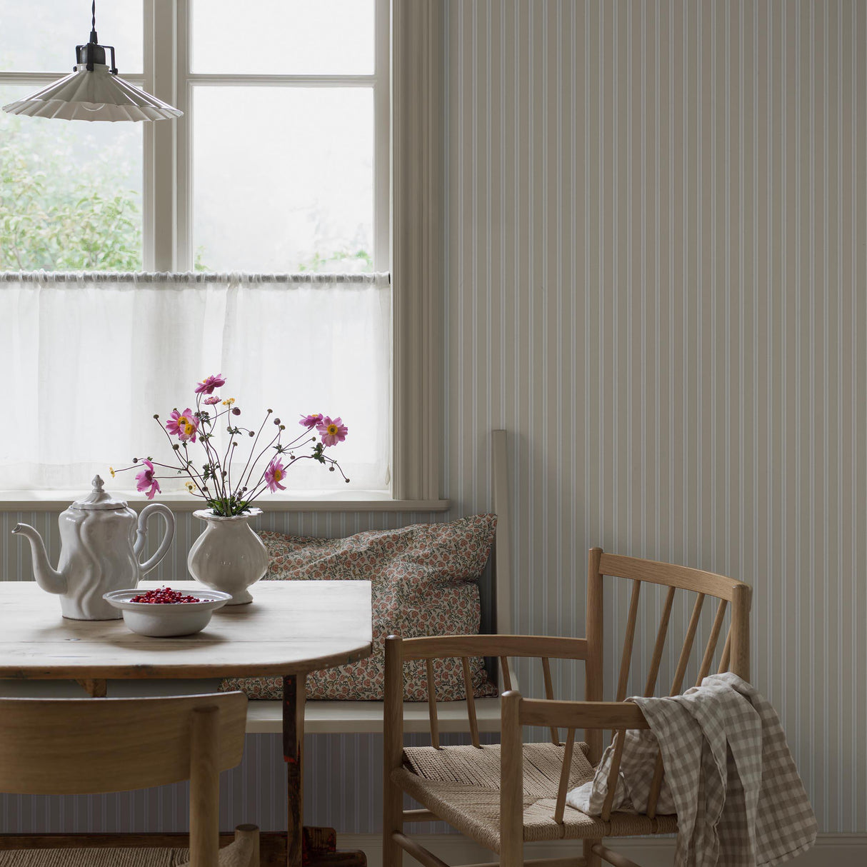 Schumacher Pärlrand Natural Wallpaper