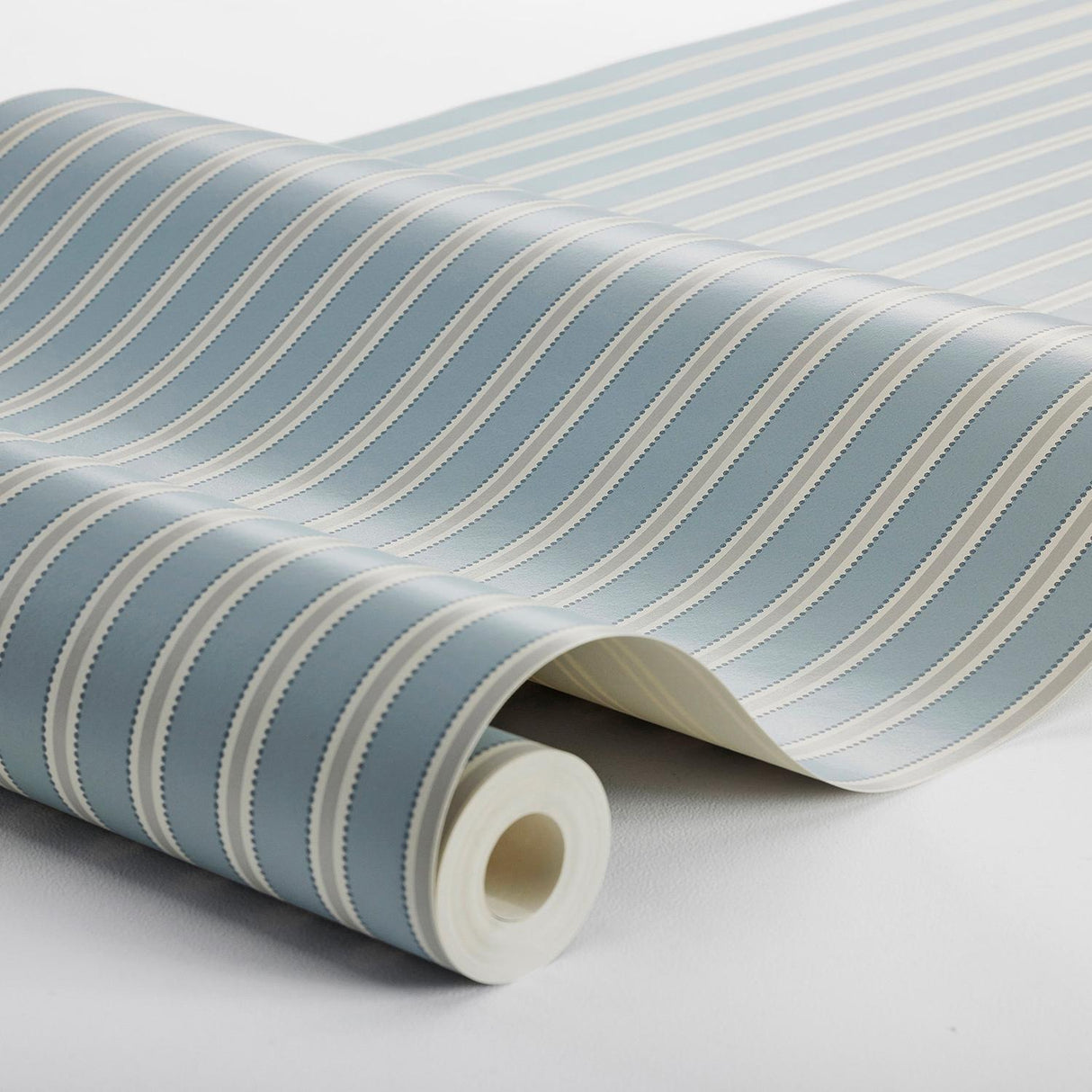 Schumacher Pärlrand Blue Wallpaper