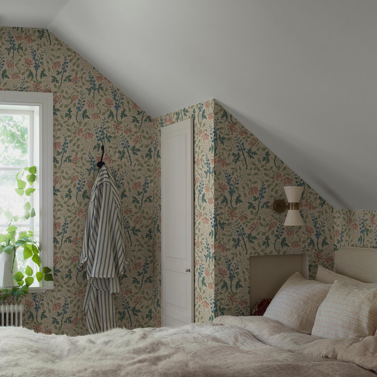 Schumacher Trädgårdsfröjd Natural Wallpaper