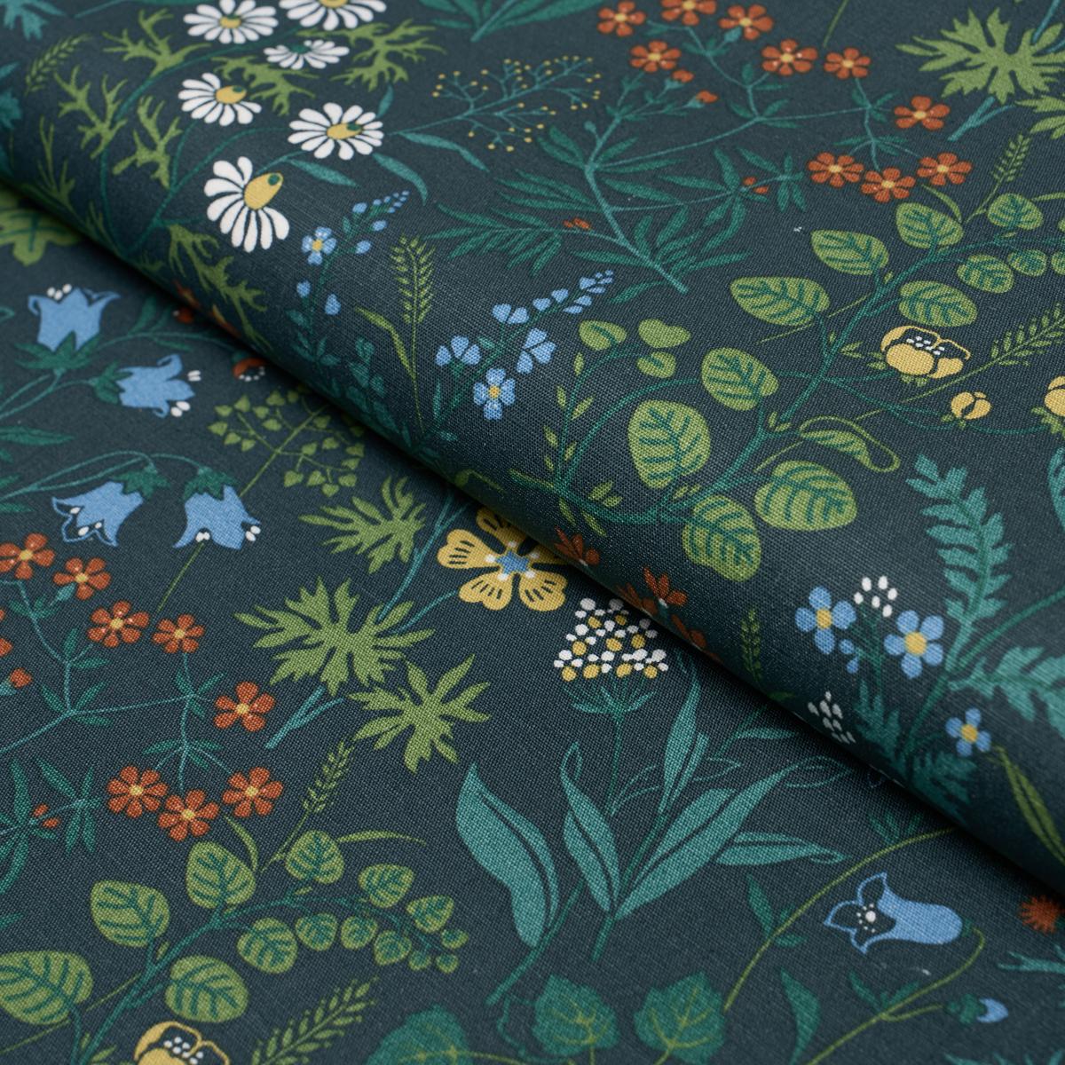 Borastapeter Flora Spruce Fabric