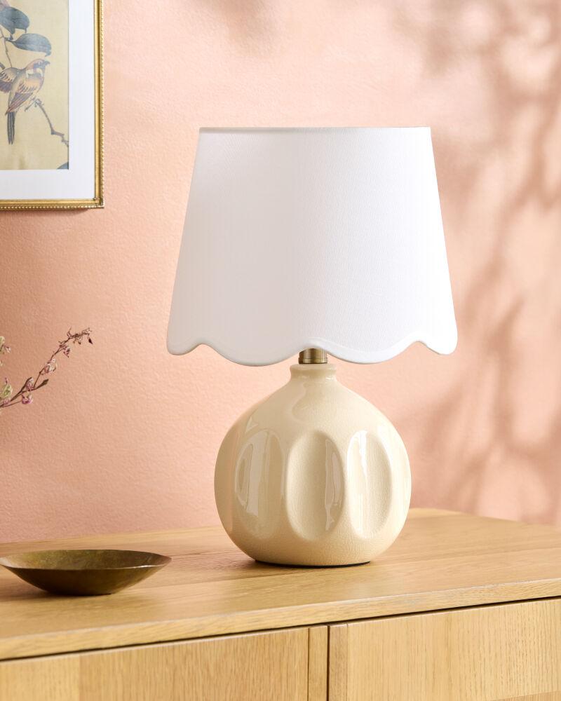 Livabliss Bellune BLUN-003 15"H x 10"W x 10"D Table Lighting
