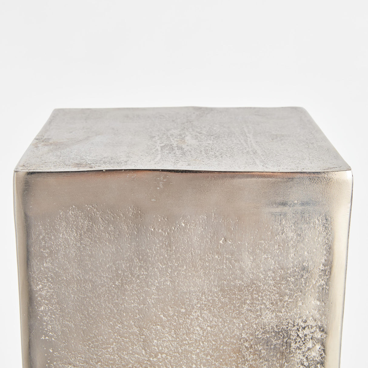 Napa Silver VICTOR PEDESTAL SHORT