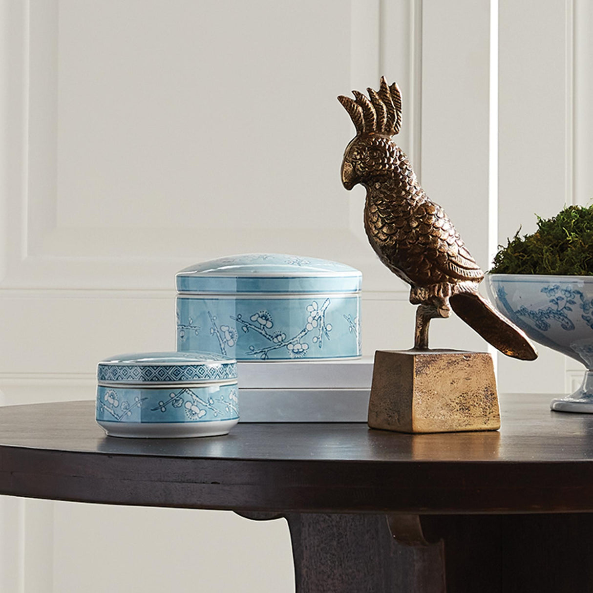 Napa Light Blue/White MONARCH EMPRESS ROUND LIDDED CATCH ALL BOX SMALL