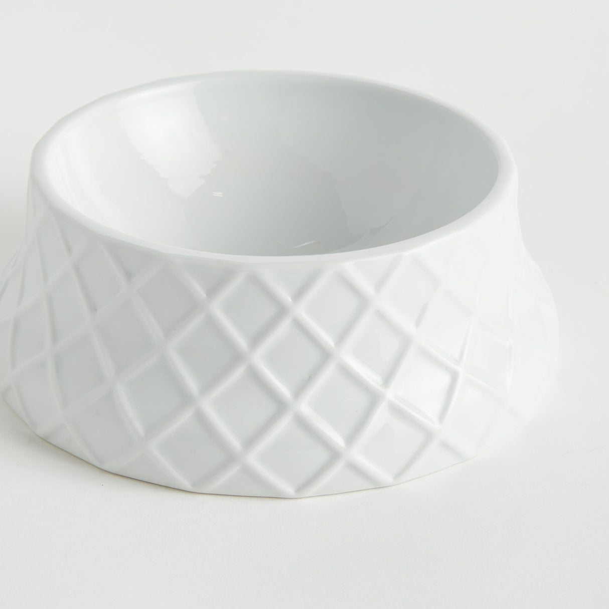 Napa White TRELLIS PET BOWL LARGE