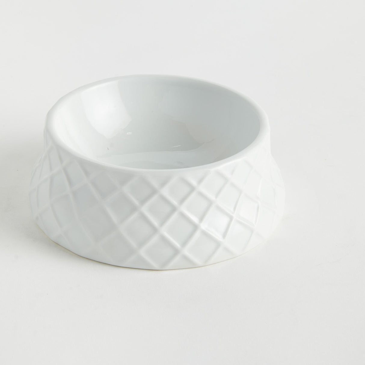Napa White TRELLIS PET BOWL SMALL