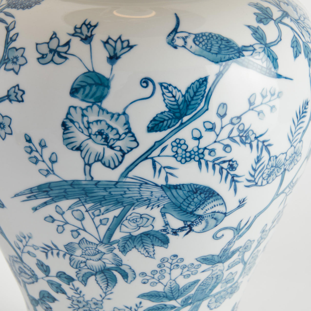 Napa Blue/White LISHA CHINOISERIE LAMP