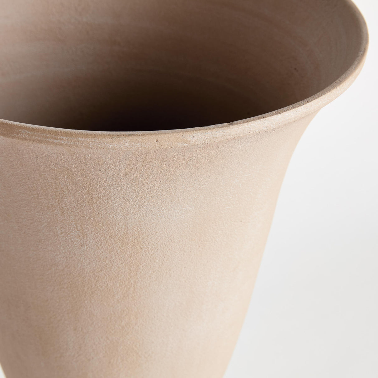 Napa Sandstone Finish PIETRA FOOTED URN
