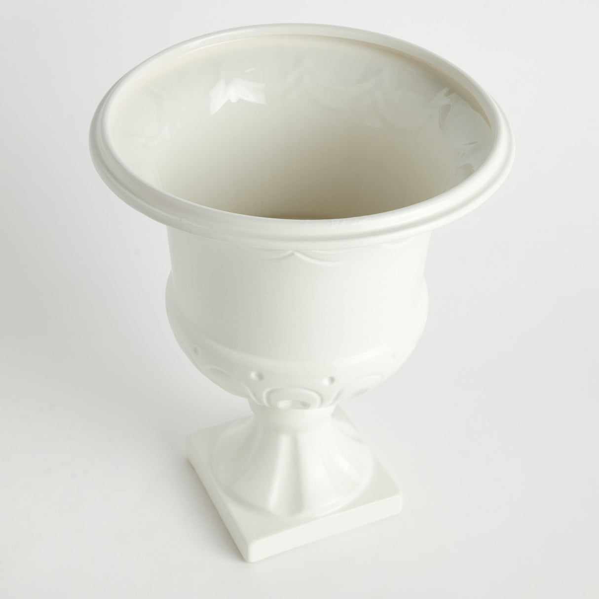 Napa White LIANA DECORATIVE PEDESTAL URN LARGE