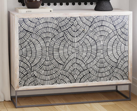 Bassett White Magnolia Bar Cabinet