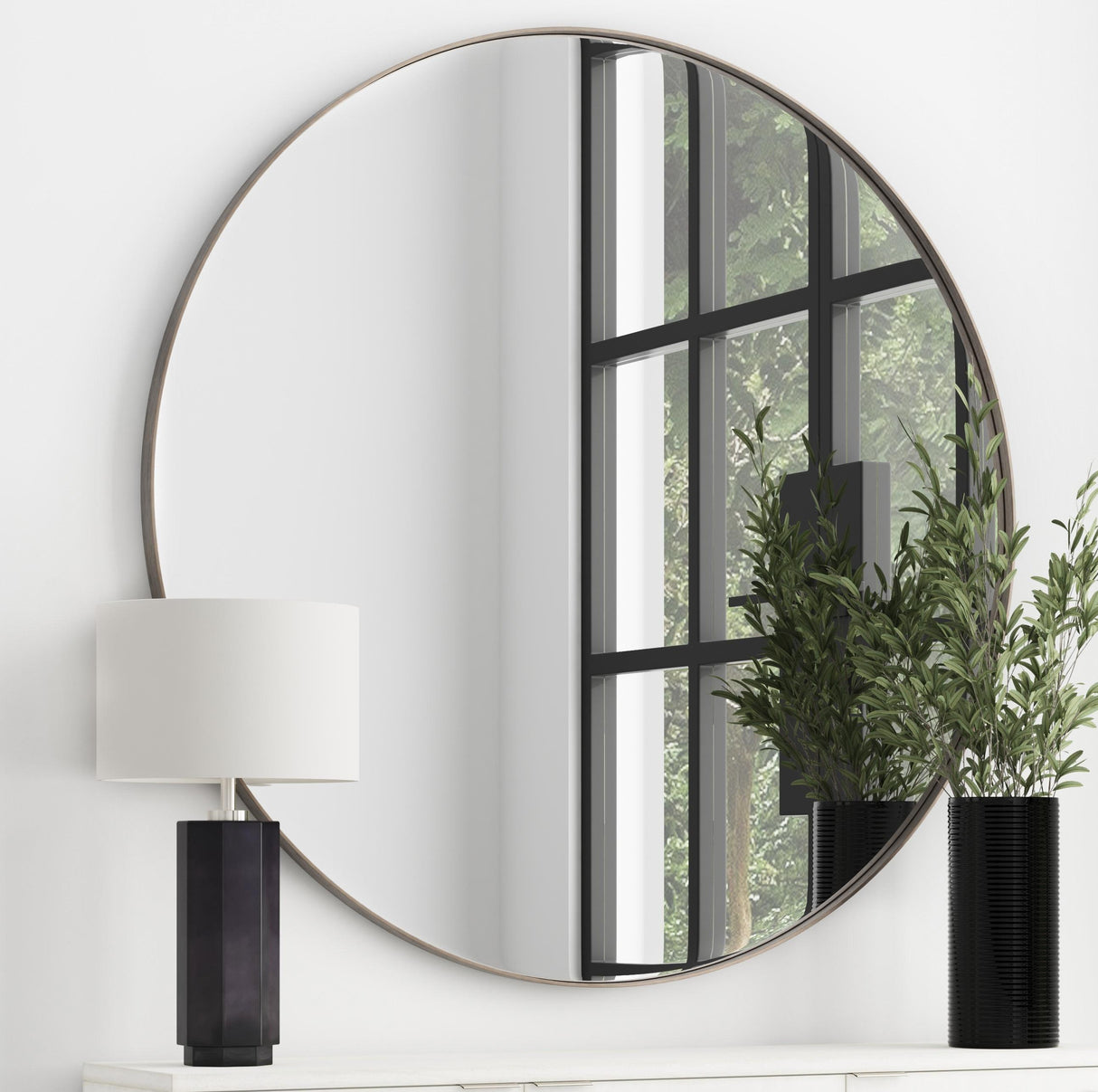 Bassett White Jadyn Round Nesting Cocktail Table