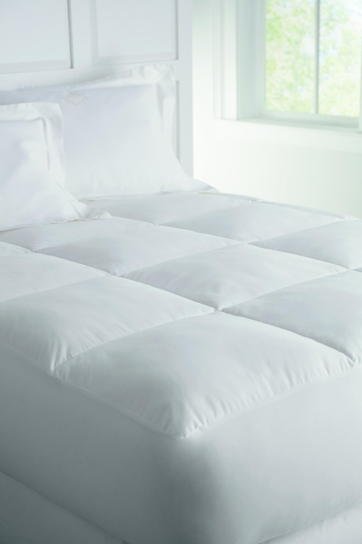 Peacock Alley ALTERNATIVE DOWN 60X80 QUEEN MATTRESS ENHANCER 56 OZ