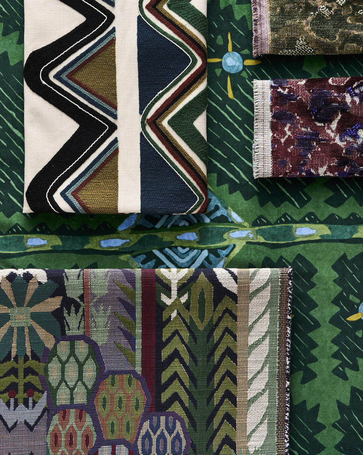 Harlequin Brocha Forest/Midnight Fabric