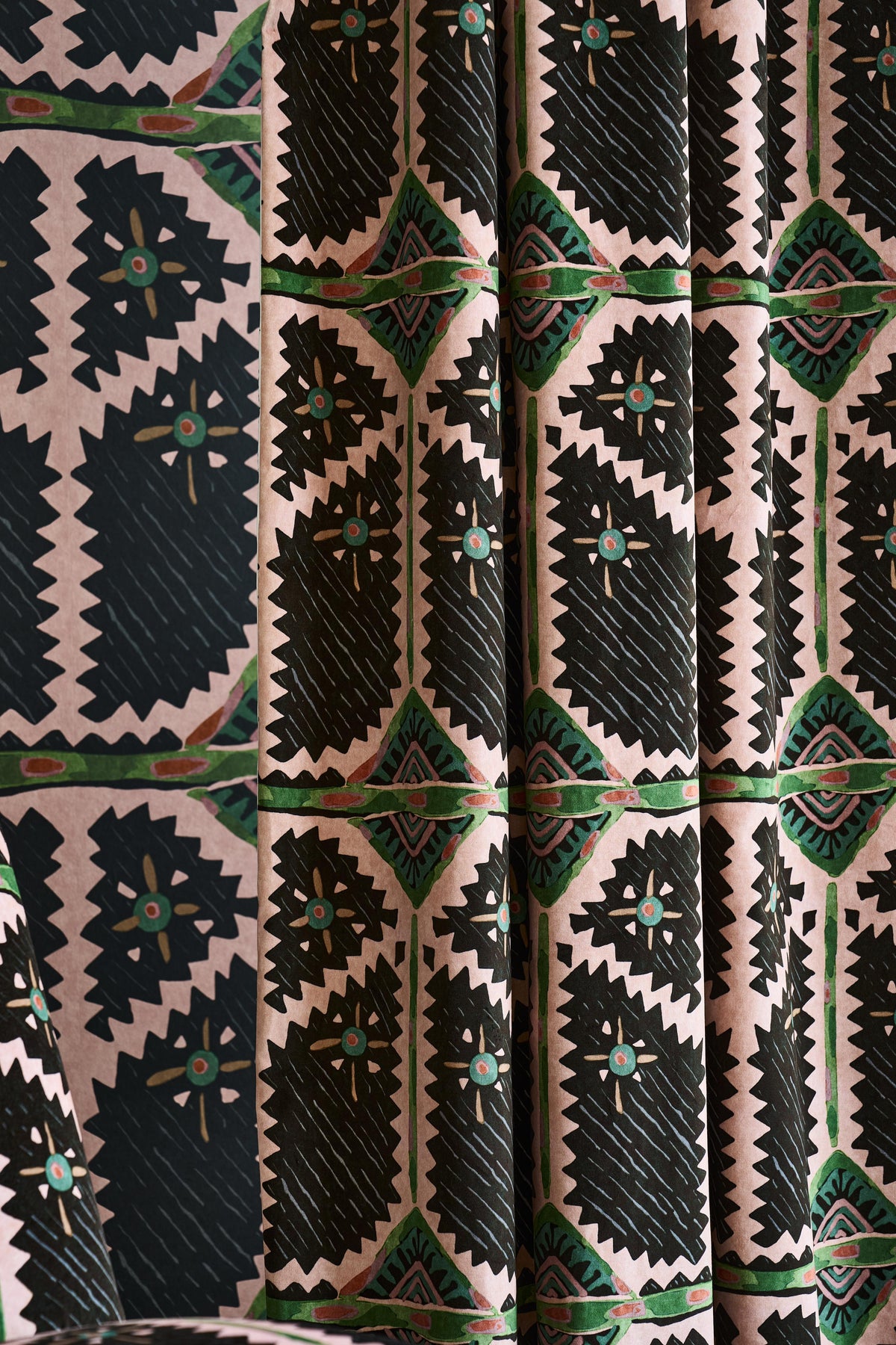 Harlequin Brocha Blush/Charcoal Wallpaper