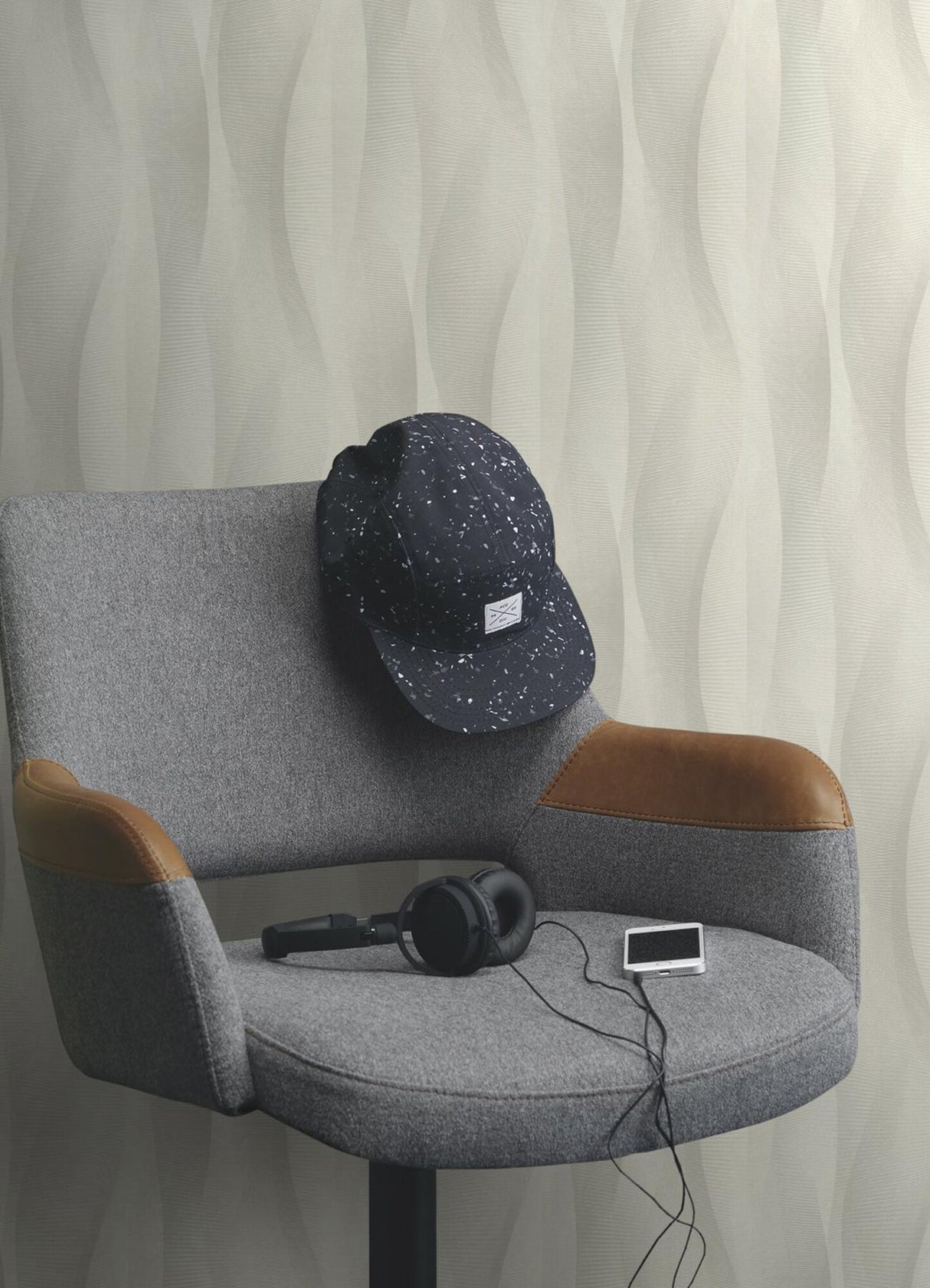 Advantage Currin Light Grey Wave Wallpaper