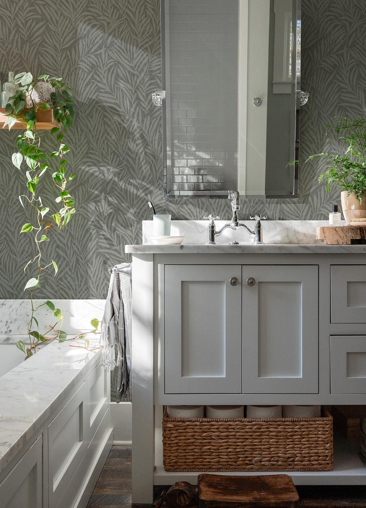 Advantage Holzer Dark Green Fern Wallpaper