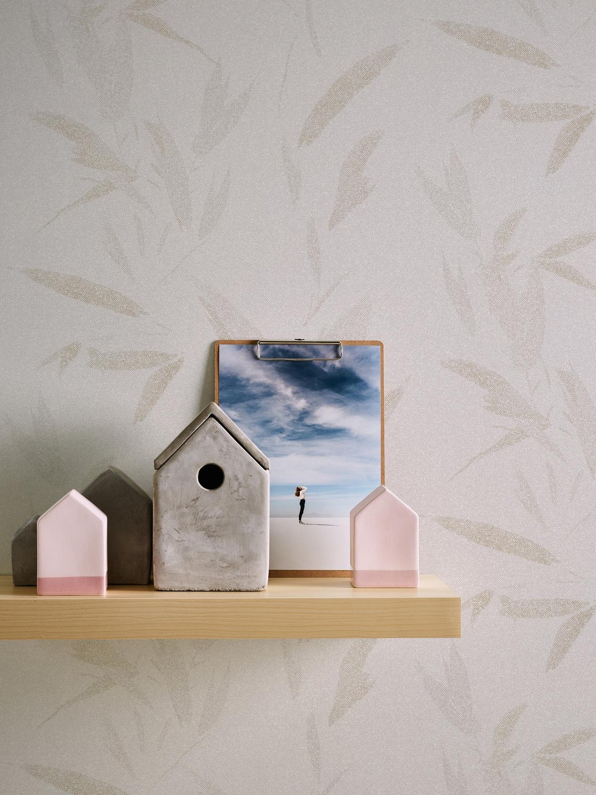 Advantage Kaiya Cream Leaves Wallpaper