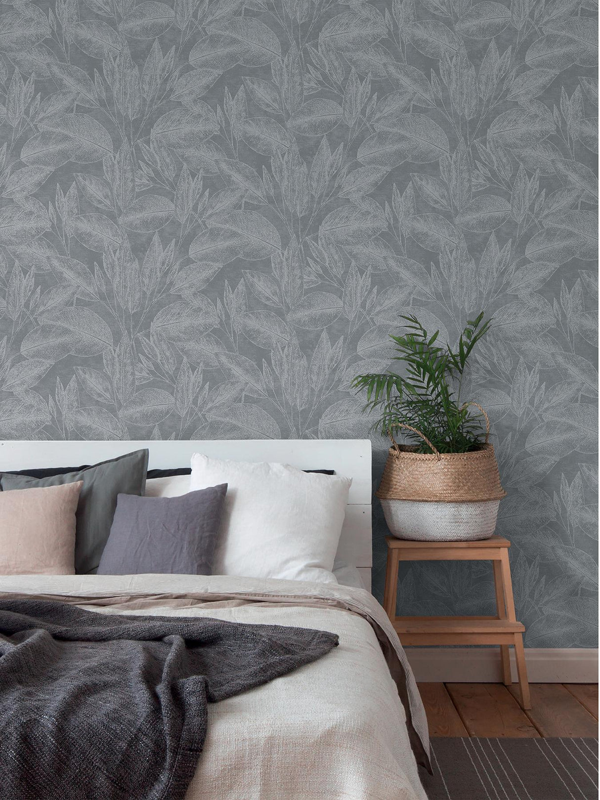 Advantage Suki Grey Leaves Wallpaper