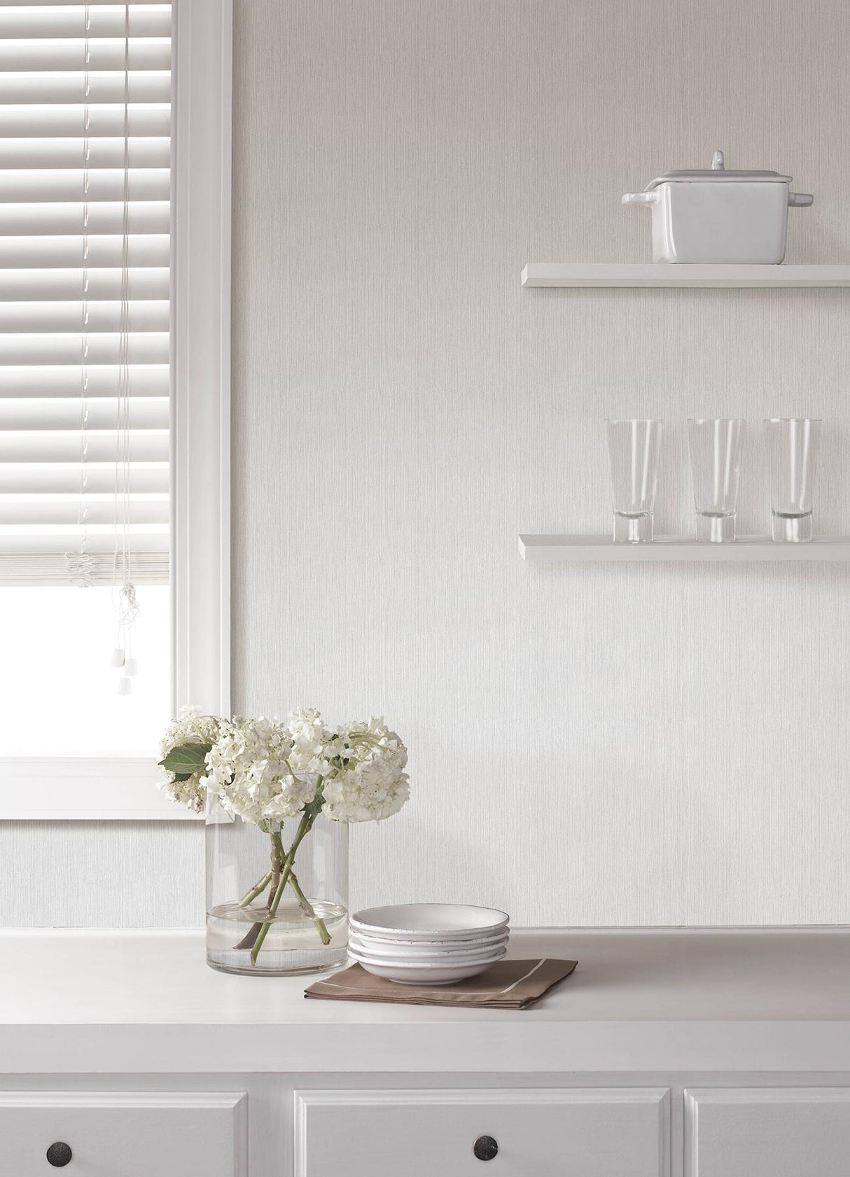 Advantage Sunshower Cream Stria Wallpaper
