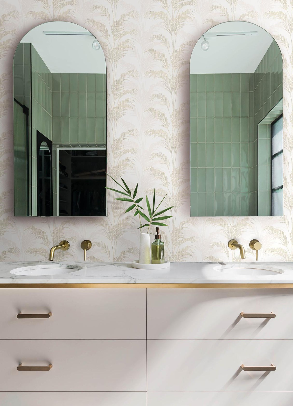 Advantage Rattan Ivory Palm Wallpaper