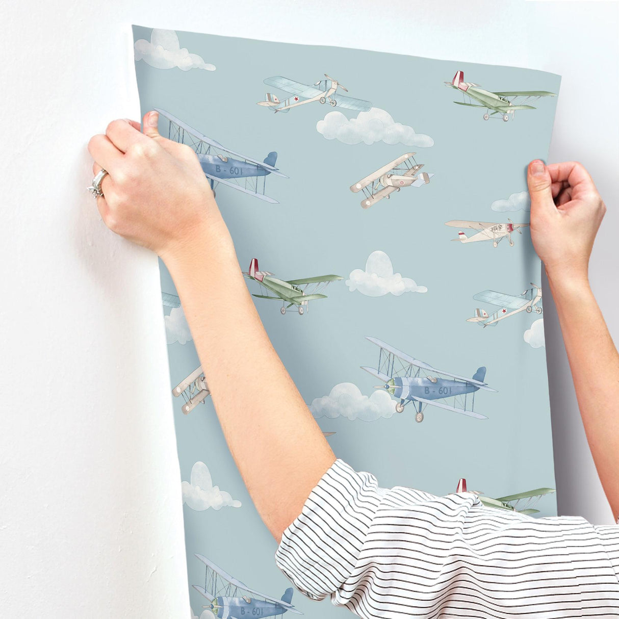 Advantage Aeroplanes Blue Skies Wallpaper