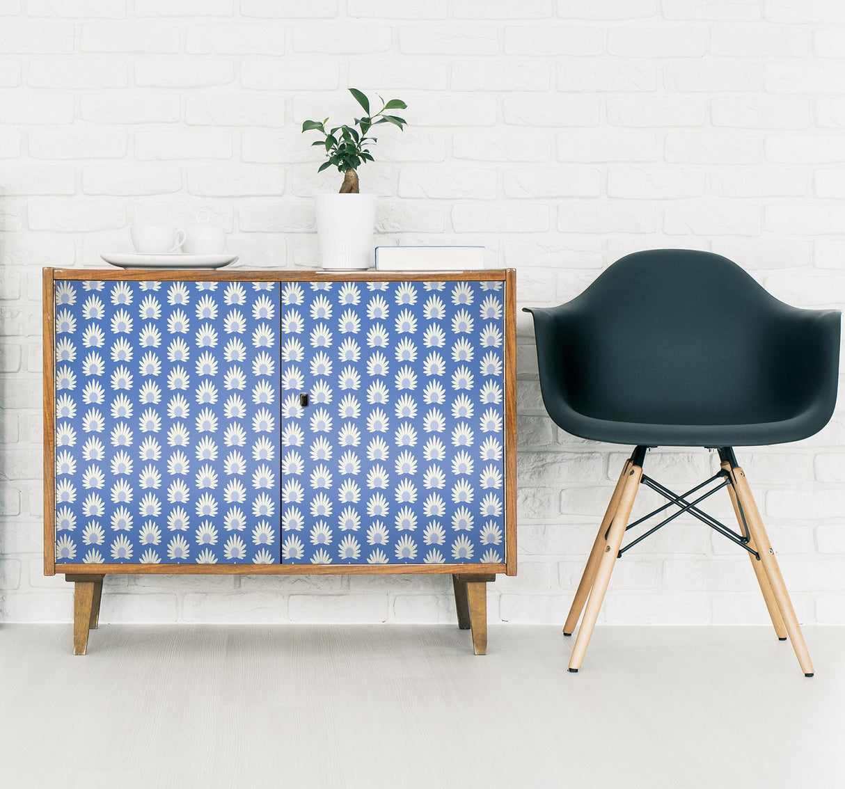 York Azure Fleur Peel & Stick Wallpaper
