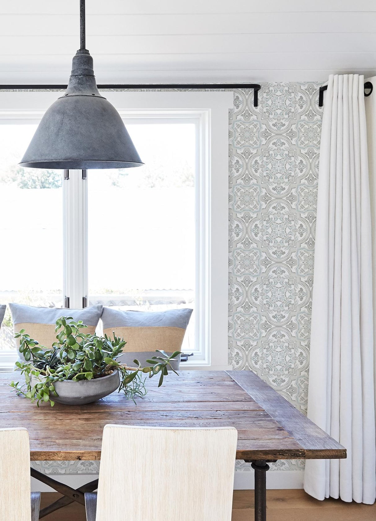 York Concord Aqua Medallion Wallpaper