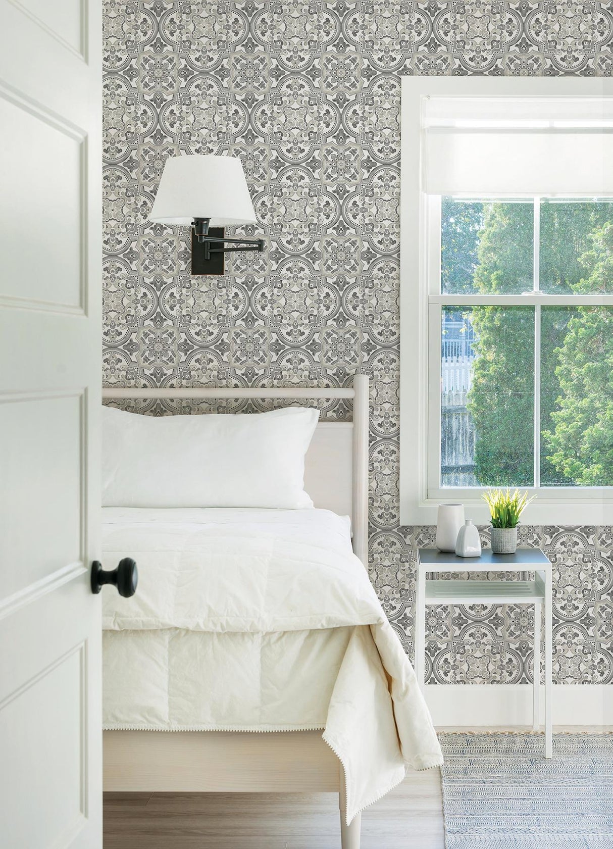 York Concord Black Medallion Wallpaper