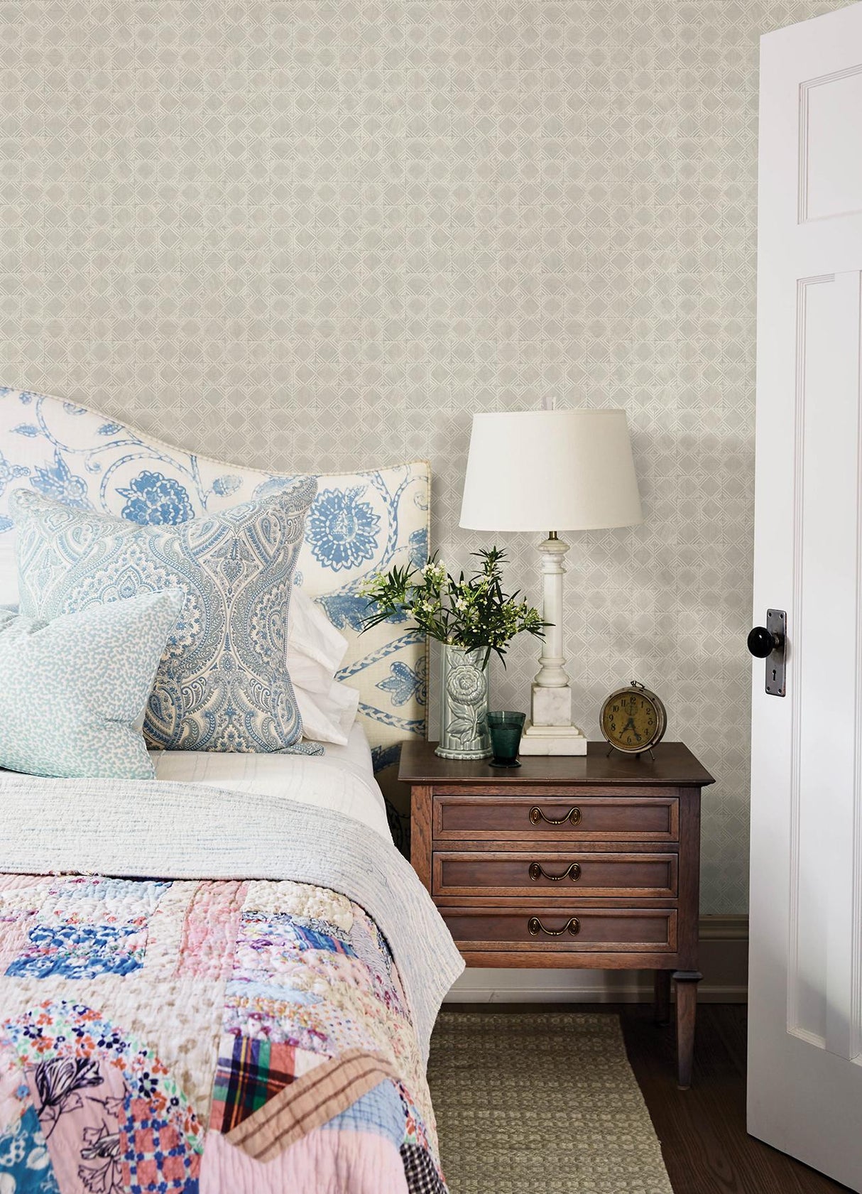 York Button Block Light Grey Geometric Wallpaper