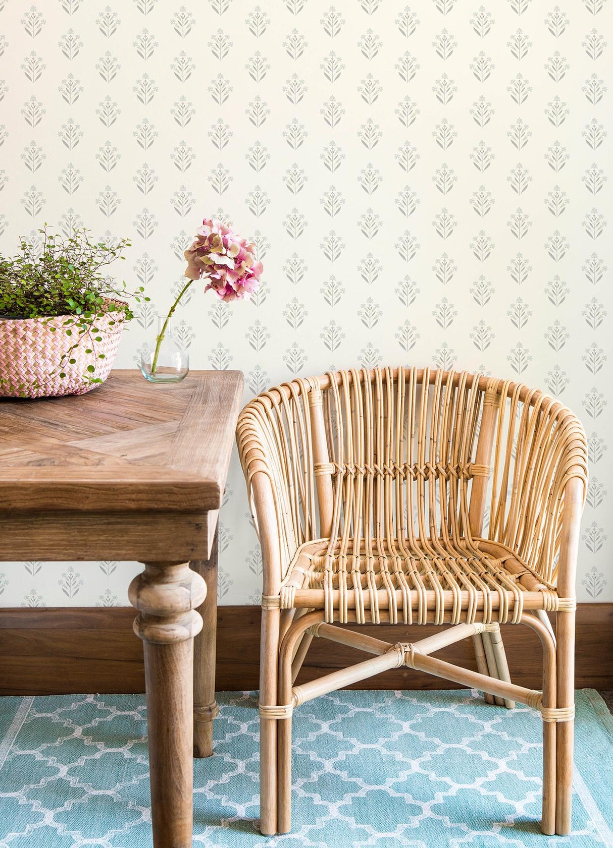 York Kova Light Blue Floral Crest Wallpaper